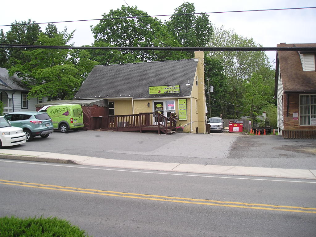 1032 N Providence Rd, Media, PA for sale Primary Photo- Image 1 of 1