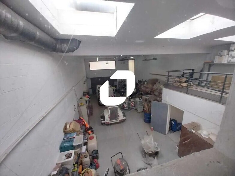 Flex in Voisins-le-Bretonneux for lease - Interior Photo - Image 3 of 9