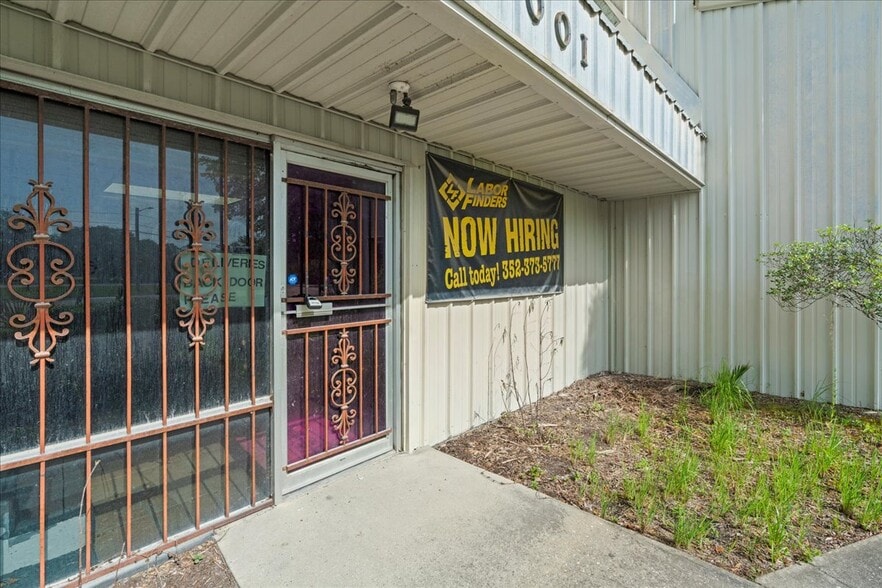 1001 NE Waldo Rd, Gainesville, FL for sale - Building Photo - Image 3 of 46