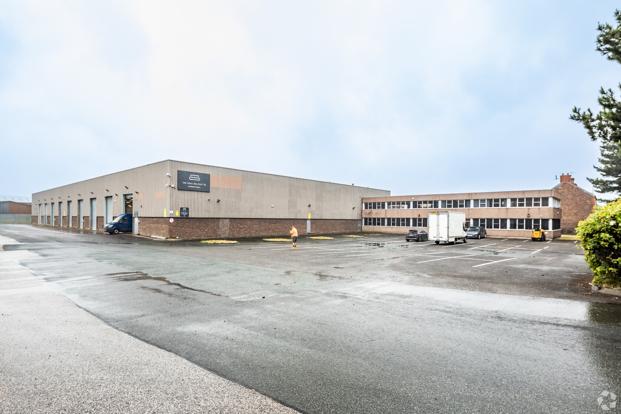 Folly Ln, Warrington for lease Primary Photo- Image 1 of 3