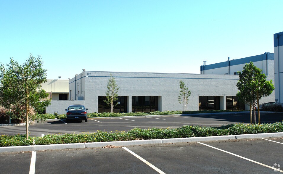 651 Stone Rd, Benicia, CA for lease - Primary Photo - Image 1 of 2