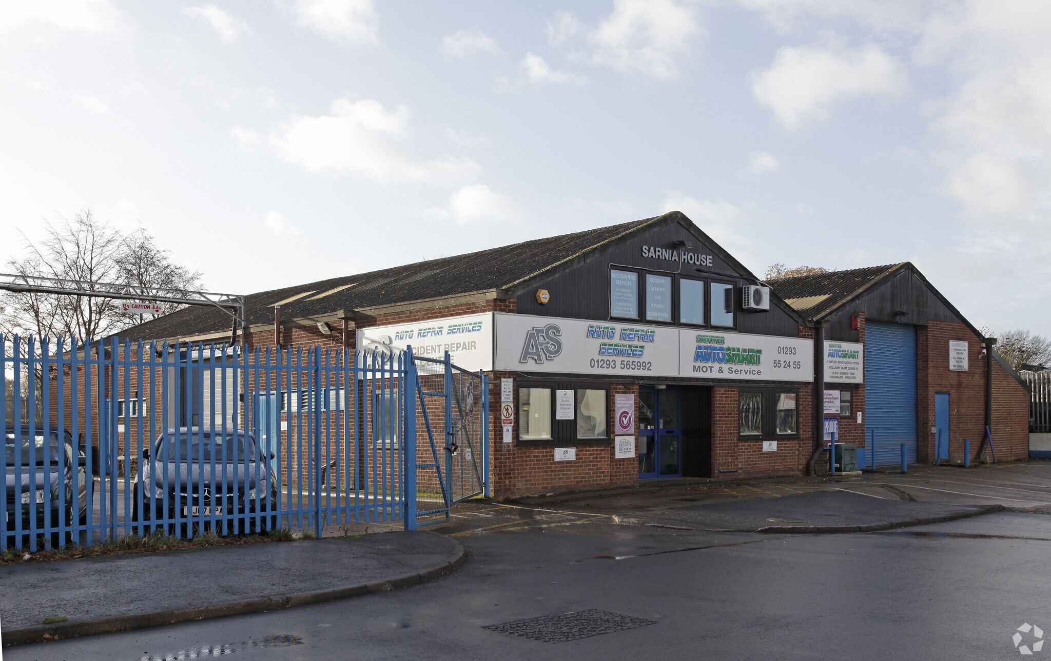 Spindle Way, Crawley for lease Primary Photo- Image 1 of 10