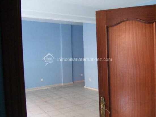 Retail in Cáceres, Cáceres for lease - Building Photo - Image 3 of 8