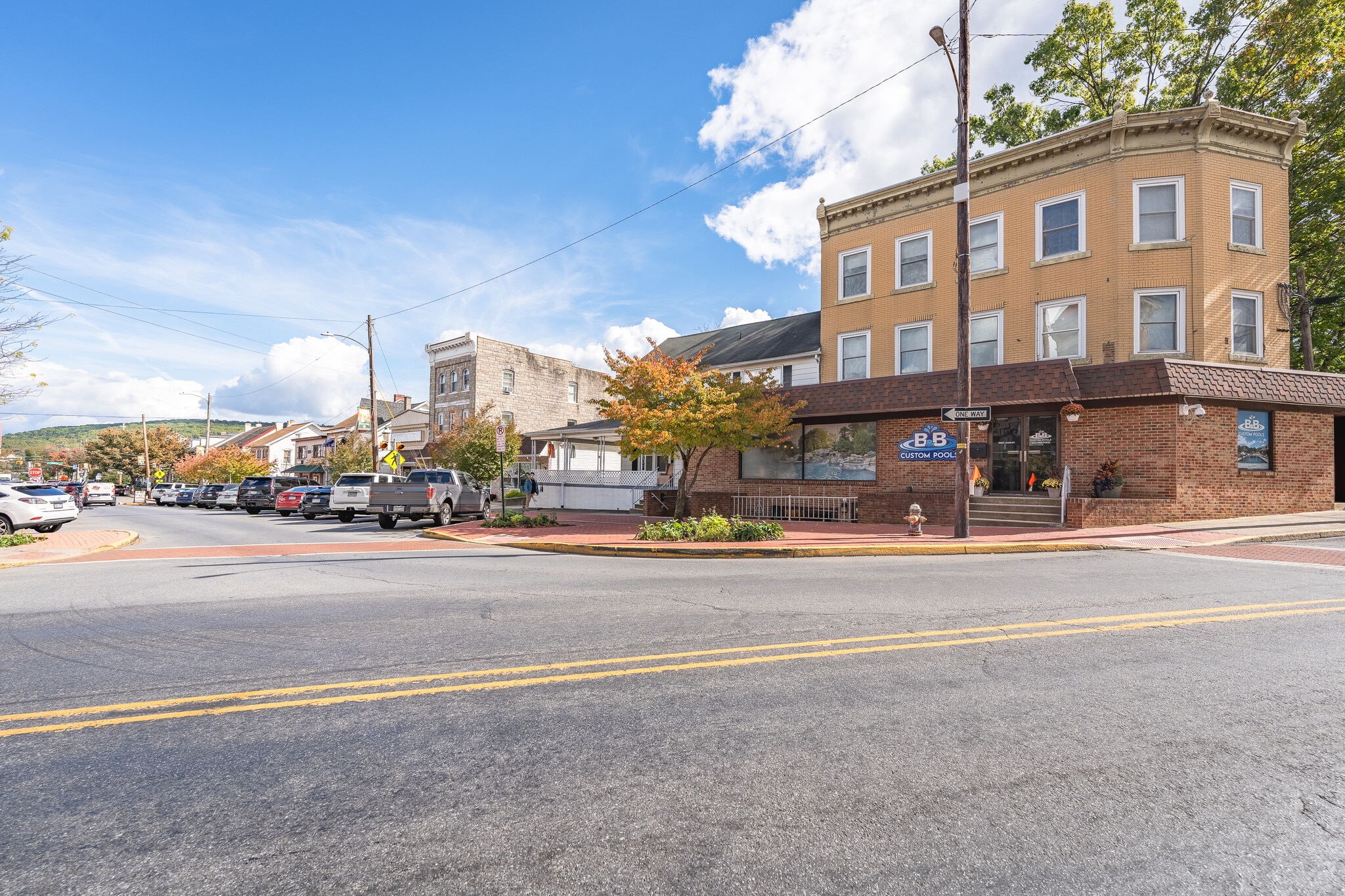 358 Main St, Emmaus, PA 18049 Office/Retail for Lease