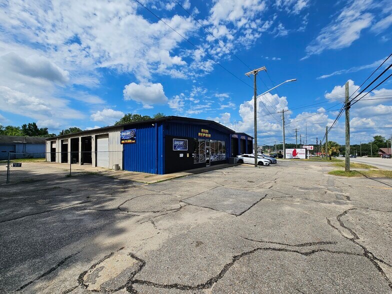 5409 Raeford Rd, Fayetteville, NC 28304