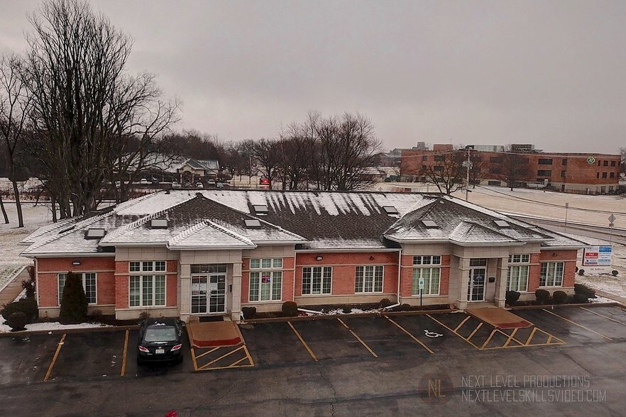 581 Sullivan Rd, Aurora, IL 60506