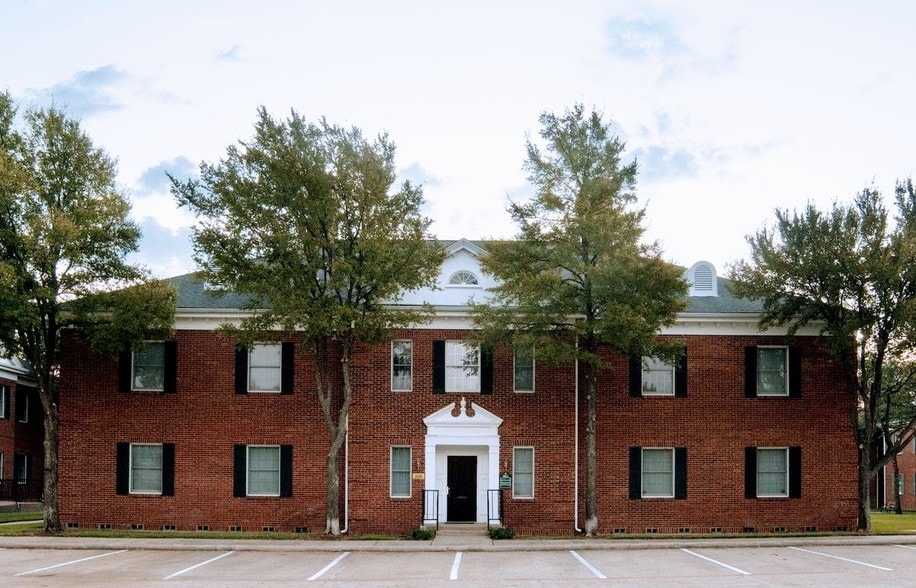 2011 E Lamar Blvd, Arlington, TX for lease - Other - Image 1 of 5