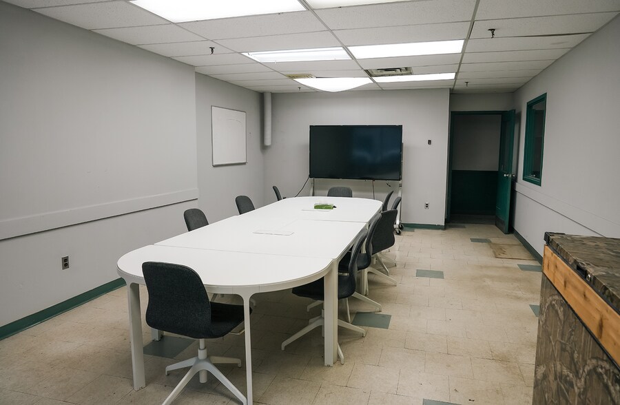 3363 Davis Rd., Thorold, ON for lease - Building Photo - Image 3 of 12