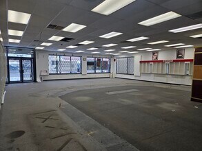 3711 W Lawrence Ave, Chicago, IL for lease Interior Photo- Image 1 of 8