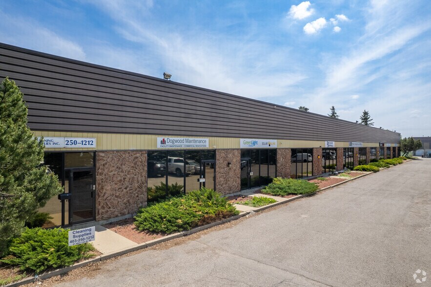 4604 13th St NE, Calgary, AB for sale - Primary Photo - Image 1 of 1