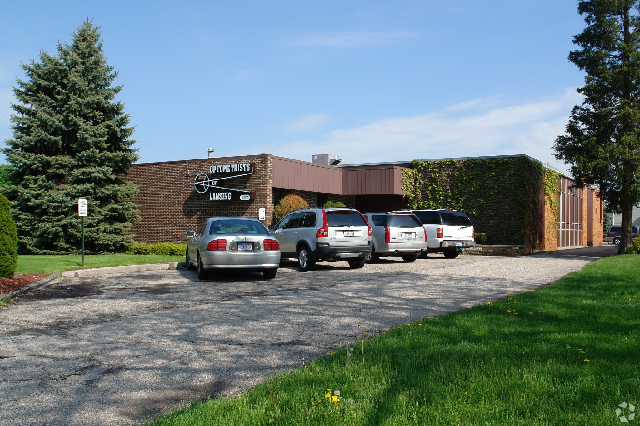 2117 E Grand River Ave, Lansing, MI for sale Primary Photo- Image 1 of 4