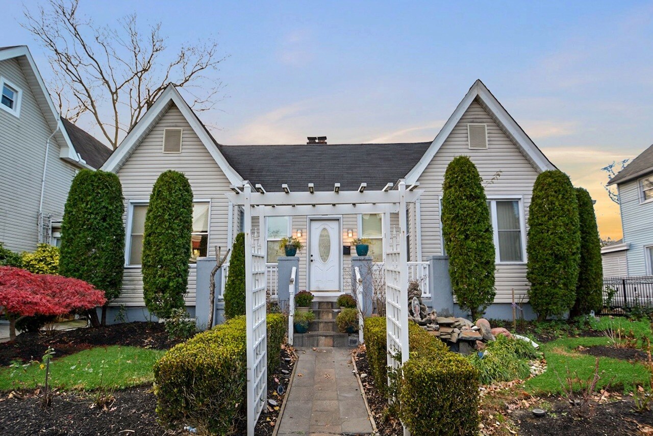 72 South St, Freehold, NJ for sale Primary Photo- Image 1 of 1