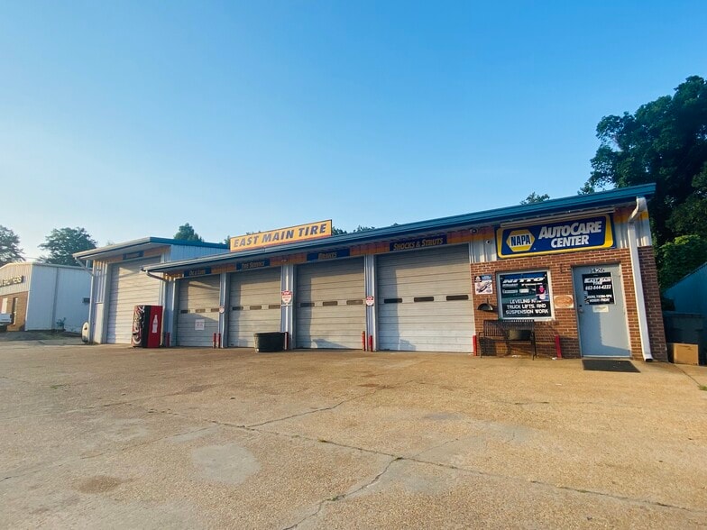 1426 E Main St, Tupelo, MS for lease - Primary Photo - Image 1 of 7