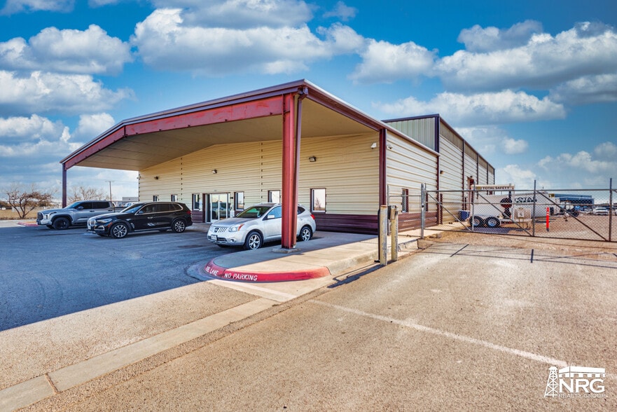 10001 Lindberg Dr, Midland, TX for lease - Building Photo - Image 2 of 12