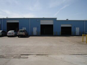 3915 Halik St, Pearland, TX for lease Building Photo- Image 1 of 21