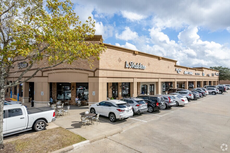 929-943 W Bay Area Blvd, Webster, TX for sale - Primary Photo - Image 1 of 1