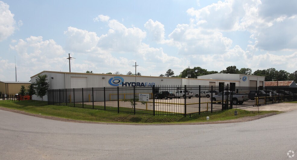 2614 Industrial Ln, Conroe, TX for sale - Primary Photo - Image 1 of 1