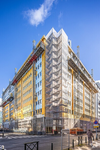 93 Rue Des 3 Fontanot, Nanterre for lease - Building Photo - Image 3 of 3