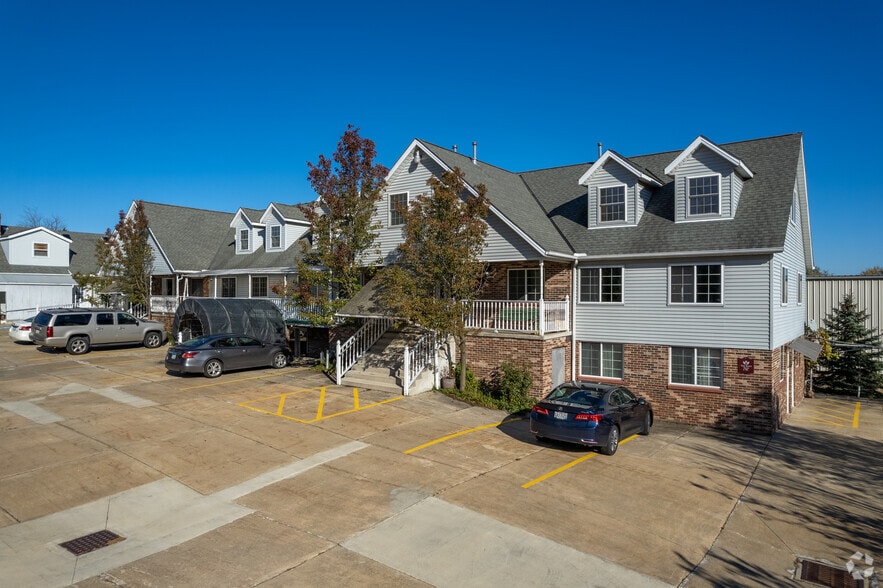 6785 Wallings Rd, North Royalton, OH 44133