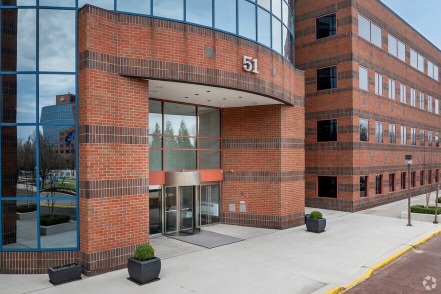 51 John F Kennedy Pky, Short Hills, NJ for lease - Building Photo - Image 2 of 5