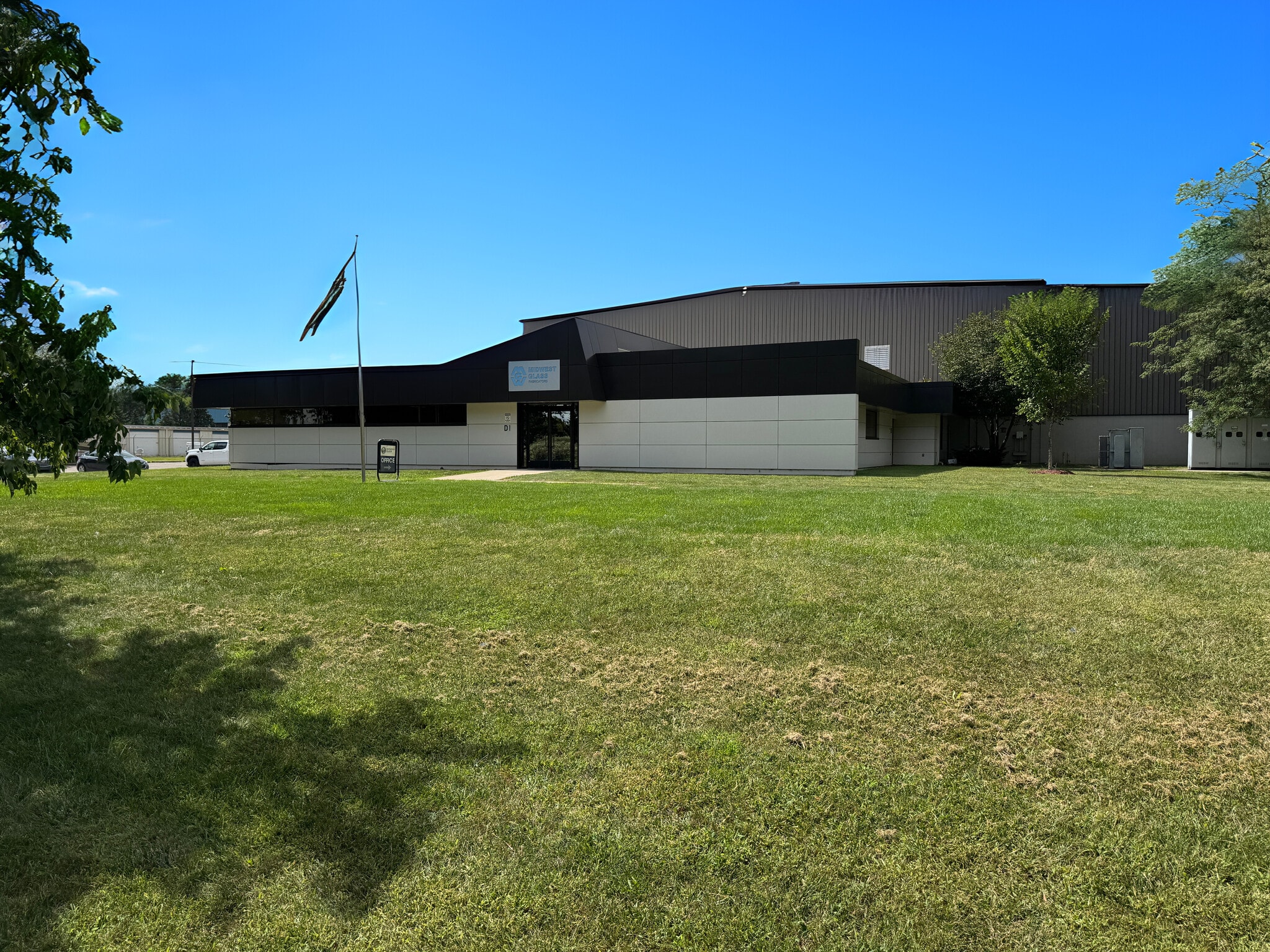100 Transfer Dr, Highland, MI for sale Building Photo- Image 1 of 14