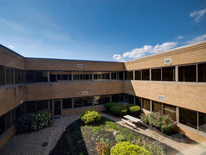 580 Main St, Bolton, MA for lease - Building Photo - Image 3 of 11