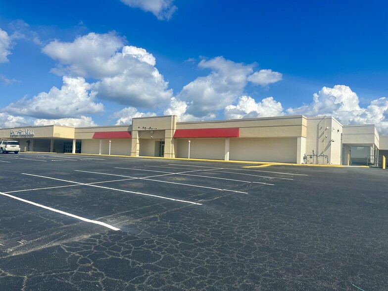 309 Huffman Mill Rd, Burlington, NC for lease - Building Photo - Image 2 of 37