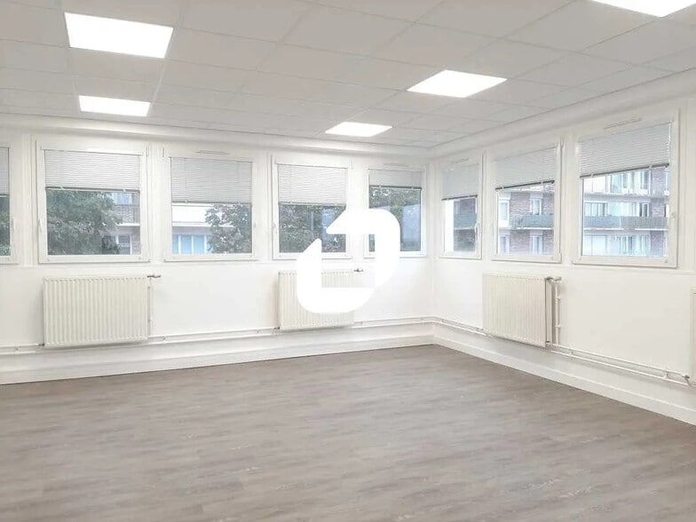 Office in Maurepas for lease - Interior Photo - Image 3 of 7