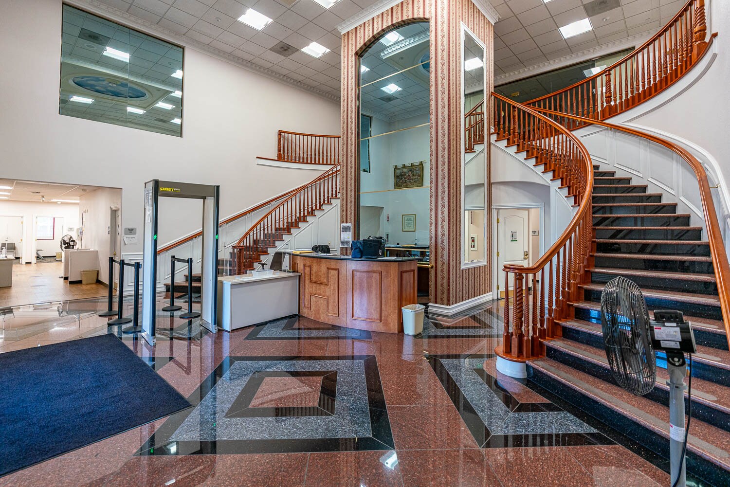 43917 Division St, Lancaster, CA for lease Interior Photo- Image 1 of 13