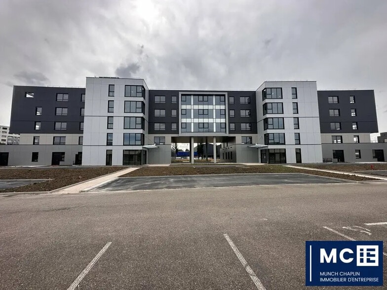 Office in Strasbourg for lease - Building Photo - Image 1 of 11