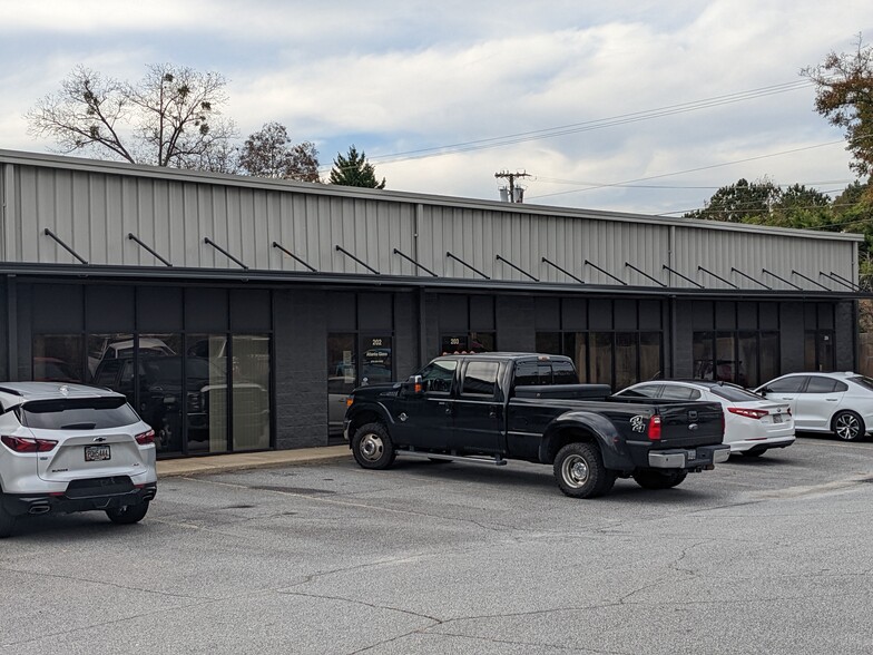 478 Northdale Rd, Lawrenceville, GA for lease - Building Photo - Image 1 of 17