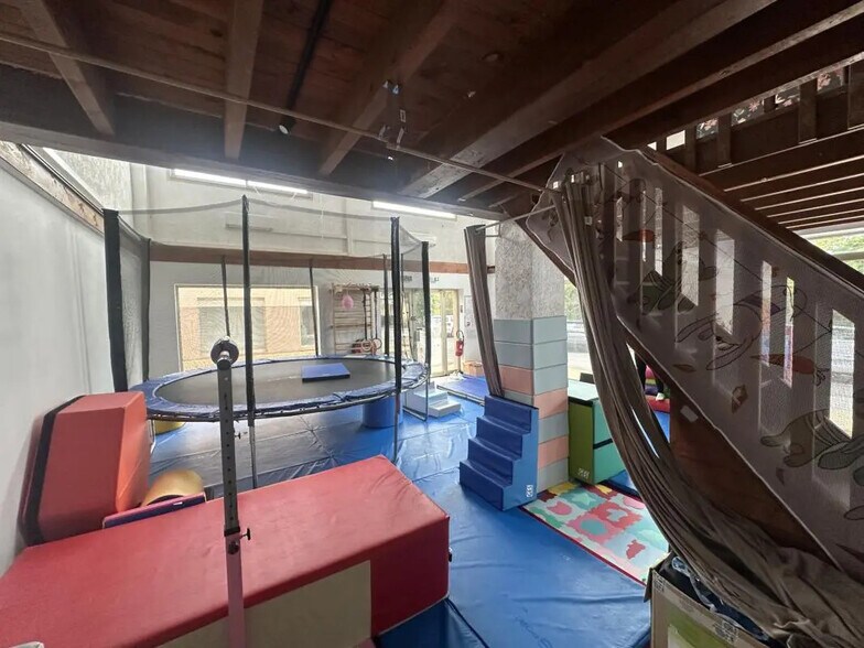 Retail in Montauroux for lease - Interior Photo - Image 3 of 8