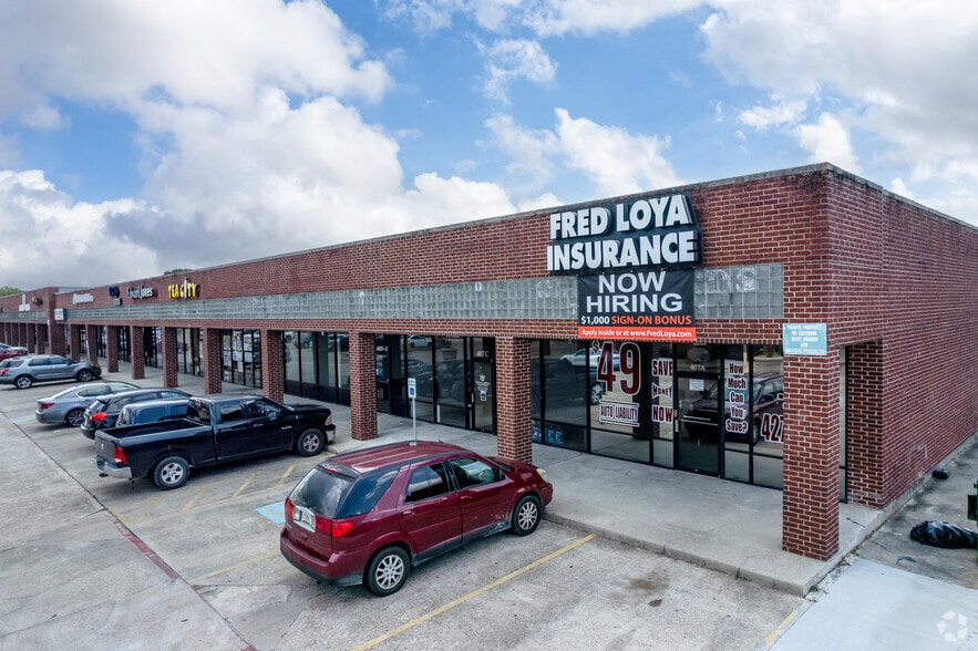 407 W Baker Rd, Baytown, TX for lease - Building Photo - Image 1 of 11