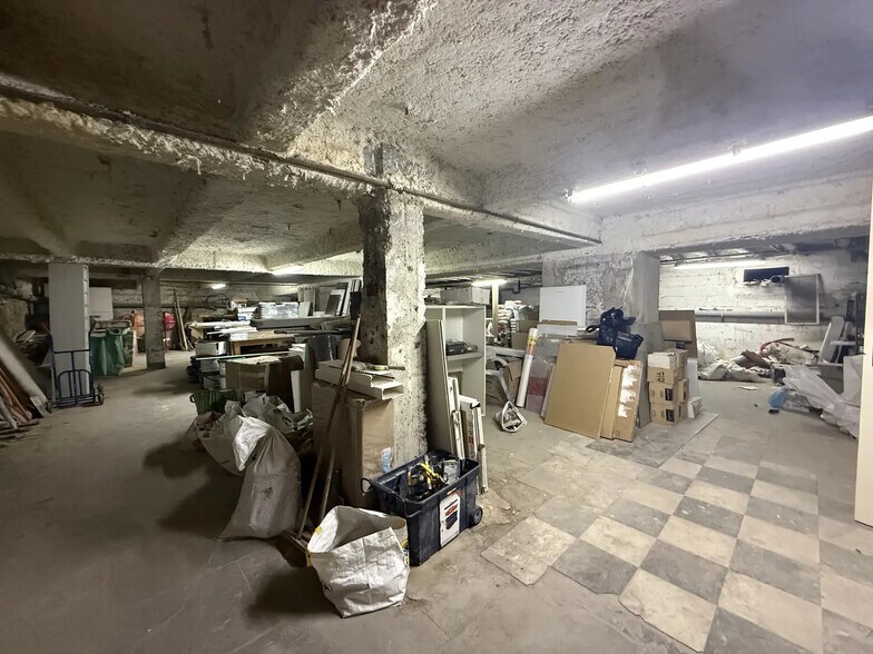 Industrial in Paris for sale - Building Photo - Image 1 of 10