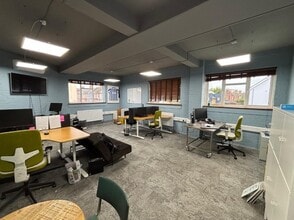 35A Vale Rd, Hove for lease Interior Photo- Image 1 of 3