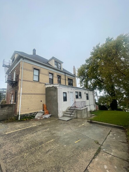 9102 Bergenwood Ave, North Bergen, NJ for sale - Building Photo - Image 3 of 34