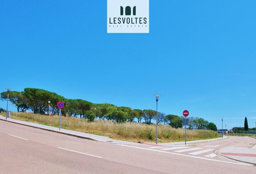 Residencial Mas Borrell portfolio of 5 properties for sale on LoopNet.com - Primary Photo - Image 1 of 4