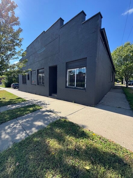 747 Payne Ave, Saint Paul, MN for lease - Building Photo - Image 2 of 6