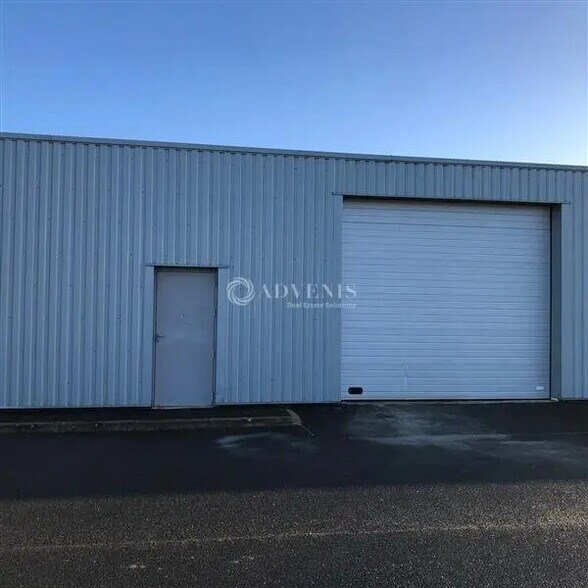 Flex in Chargé for sale - Building Photo - Image 3 of 10