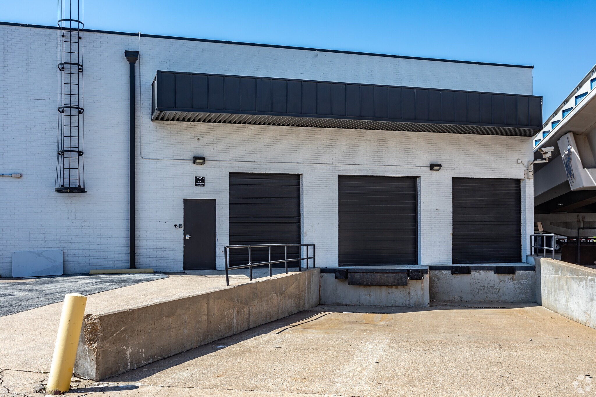 4139 Centurion Way, Addison, TX 75001 Flex for Lease