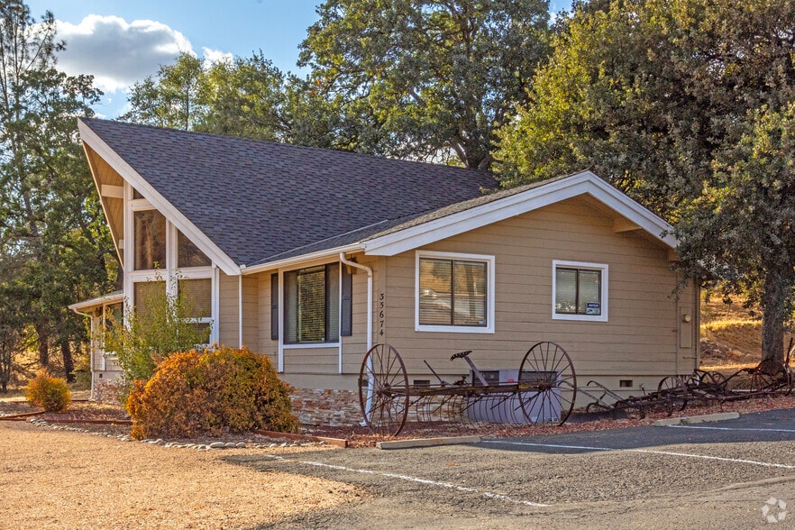 35674 Highway 41, Coarsegold, CA for sale - Primary Photo - Image 1 of 2