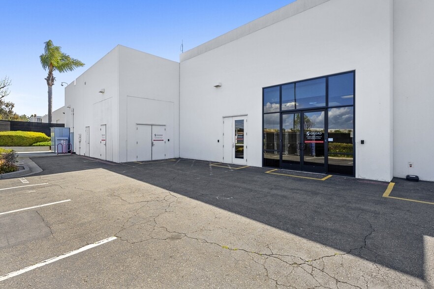 4100 Avenida De La Plata, Oceanside, CA for sale - Building Photo - Image 2 of 4