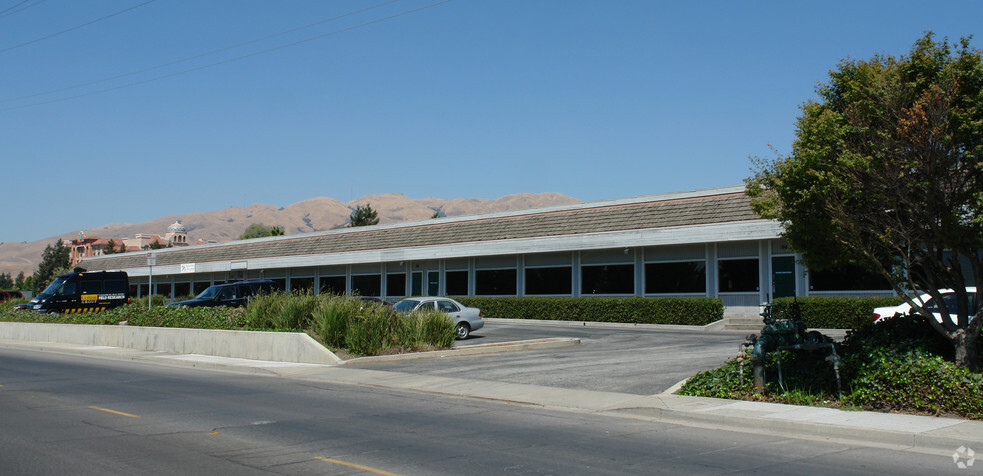 162-194 S Hillview Dr, Milpitas, CA for lease - Building Photo - Image 3 of 3