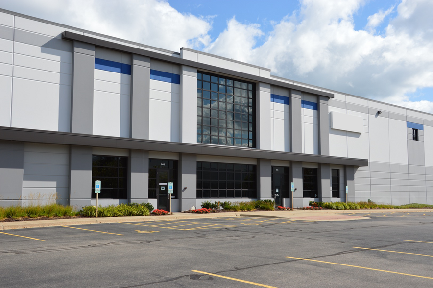 901-907 Wesemann Dr, West Dundee, IL for lease - Building Photo - Image 1 of 16