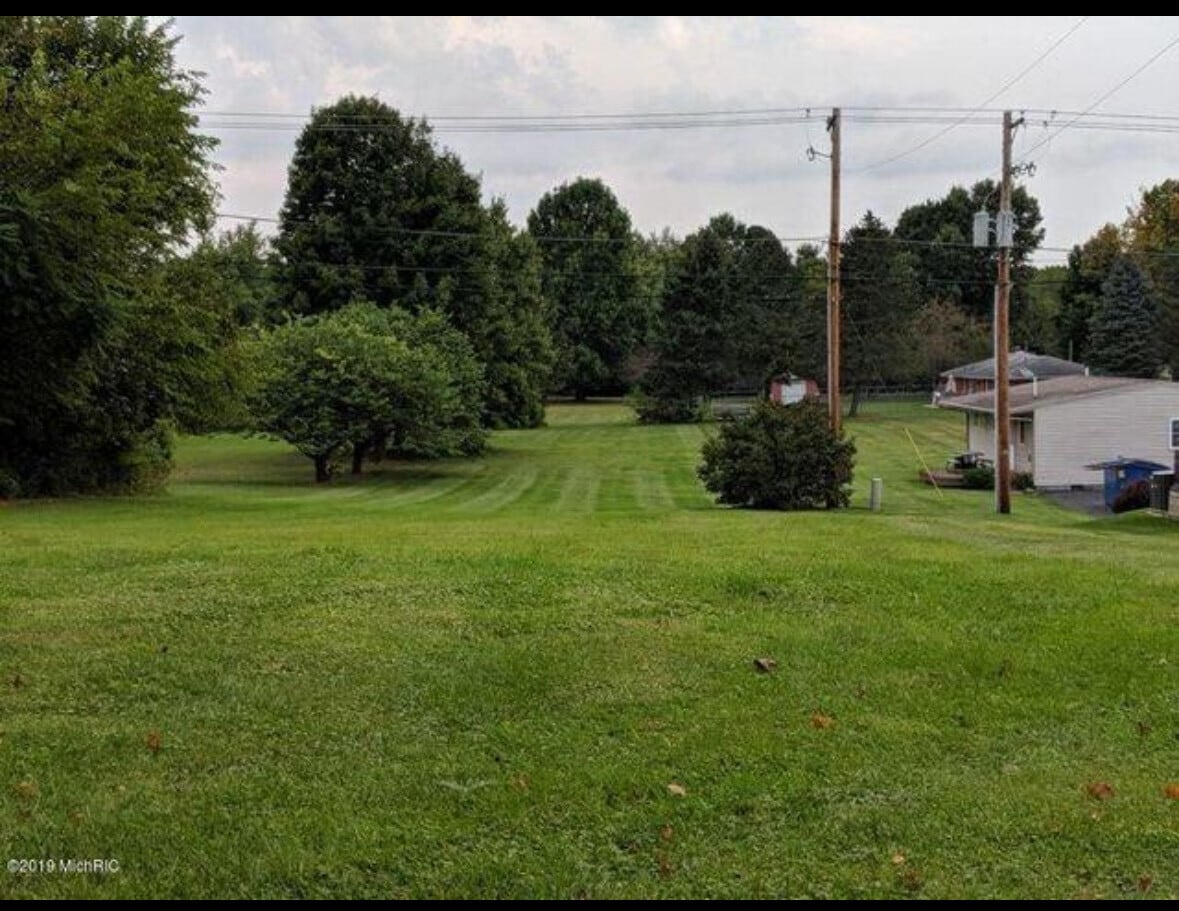 1025 E Front St, Buchanan, MI for sale Primary Photo- Image 1 of 6