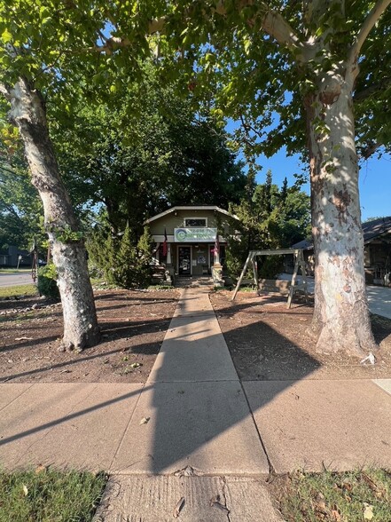 1316 W Main St, Waxahachie, TX for sale - Building Photo - Image 2 of 26