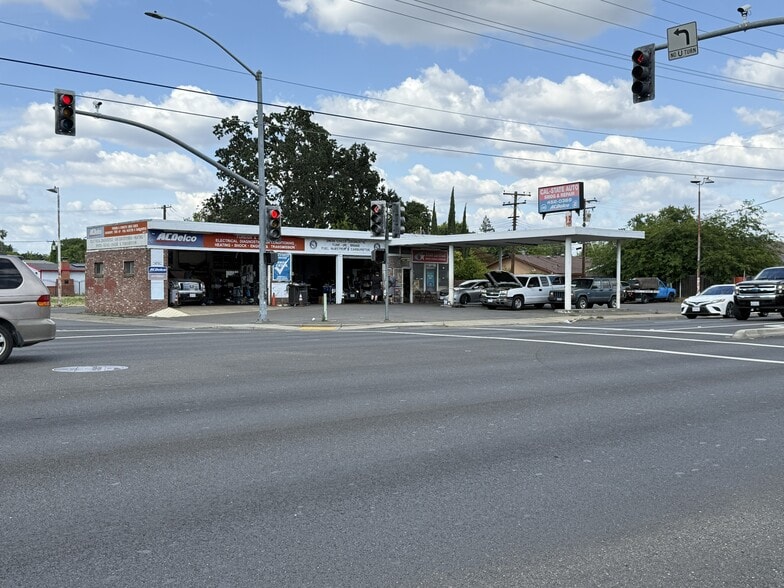 4701 Fruitridge Rd, Sacramento, CA for sale - Building Photo - Image 2 of 4
