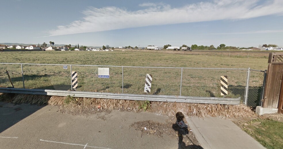 11428 W Clover Rd, Tracy, CA for lease - Building Photo - Image 2 of 14