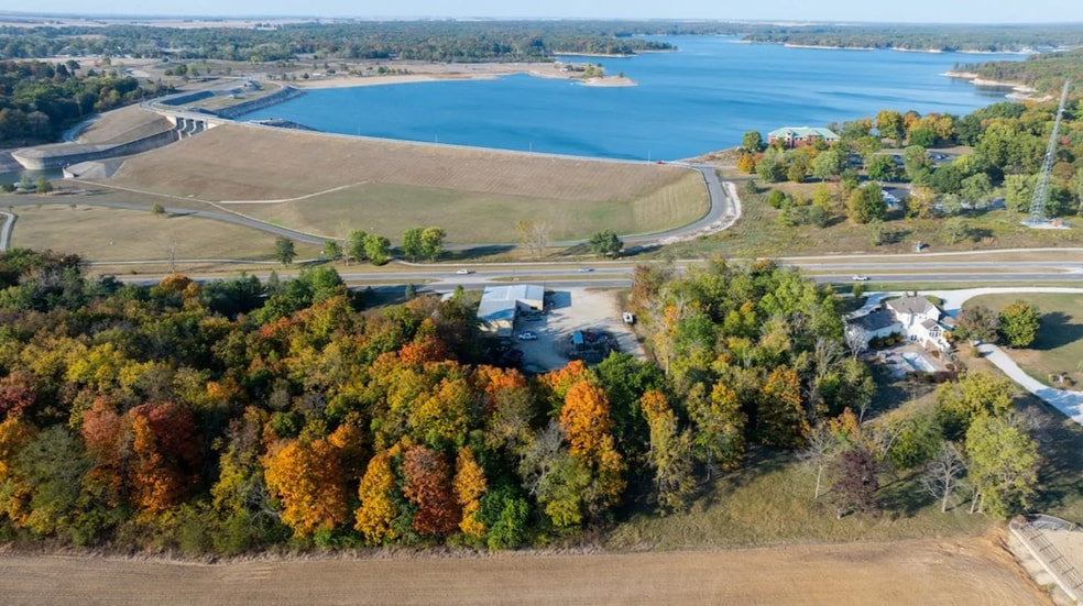 1970 Illinois 16, Shelbyville, IL for sale - Building Photo - Image 3 of 5