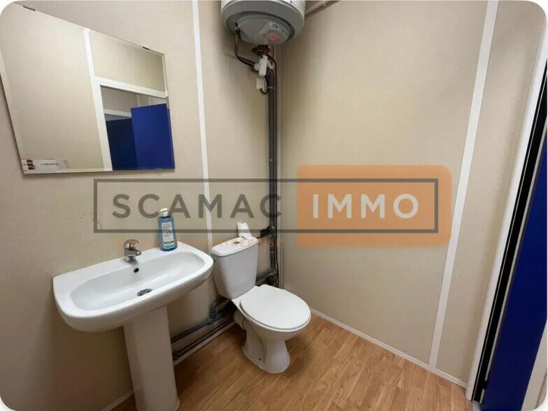 Office in Fréjus for lease - Interior Photo - Image 3 of 4